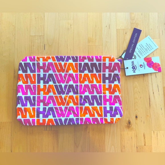 Aloha Collection x Hawaiian Airlines Limited Special Edition 🌺 Bag - Picture 7 of 9